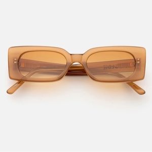 The perfect rectangle sunglass frame -The ‘Salomé’ are slim and chic Sunglasses